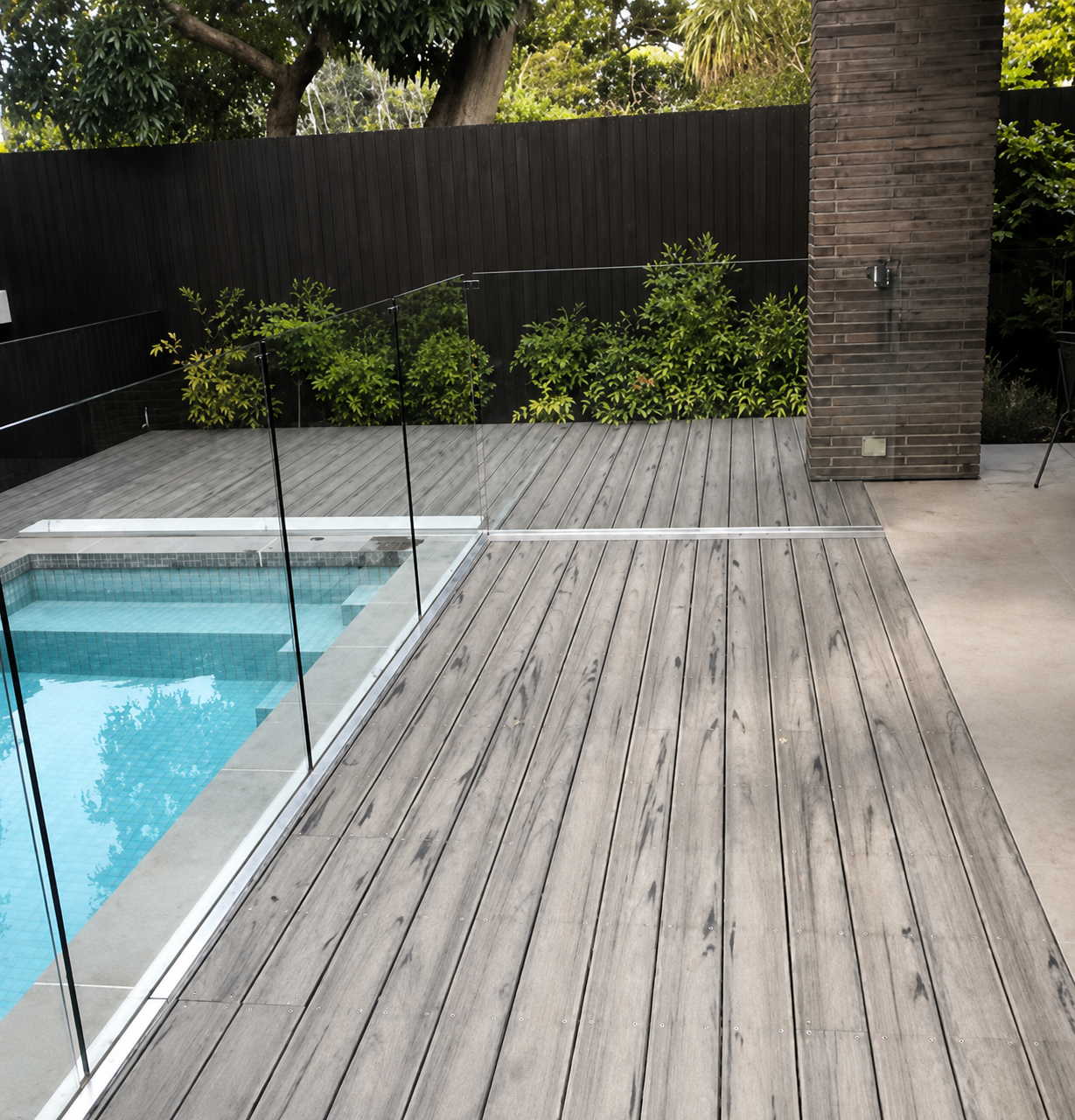 Hardwood vs Composite Decking: Which Is Right for Your Melbourne Home?
